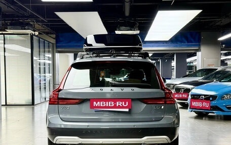 Volvo V90 Cross Country I рестайлинг, 2022 год, 3 728 000 рублей, 2 фотография