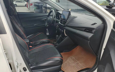 Toyota Yaris XP150 рестайлинг, 2022 год, 1 252 000 рублей, 3 фотография