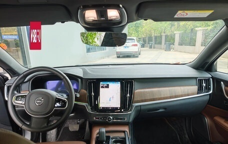 Volvo V90 Cross Country I рестайлинг, 2024 год, 4 989 000 рублей, 4 фотография