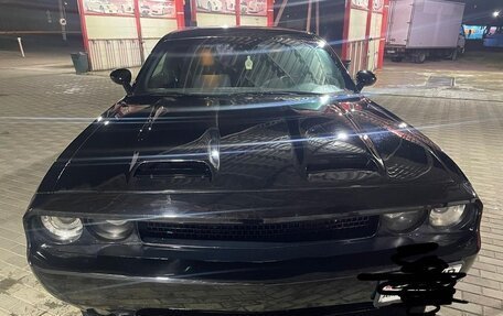 Dodge Challenger III рестайлинг 2, 2014 год, 1 300 000 рублей, 20 фотография