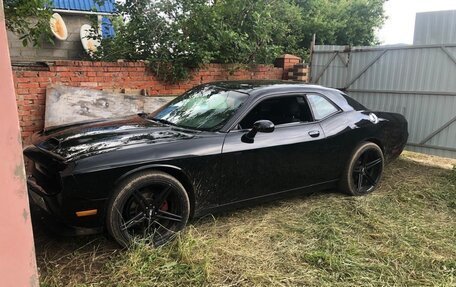 Dodge Challenger III рестайлинг 2, 2014 год, 1 300 000 рублей, 26 фотография