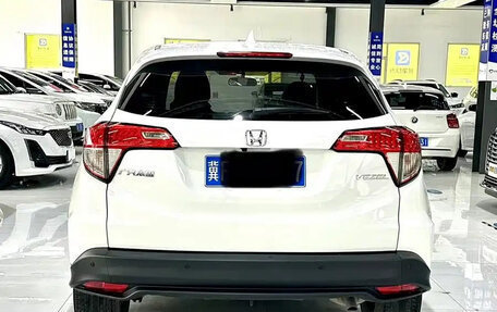 Honda Vezel, 2021 год, 1 300 000 рублей, 5 фотография