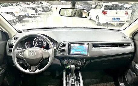Honda Vezel, 2021 год, 1 300 000 рублей, 7 фотография