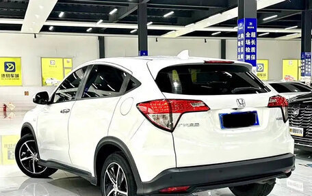 Honda Vezel, 2021 год, 1 300 000 рублей, 6 фотография