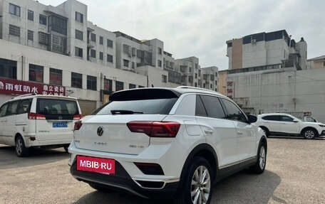 Volkswagen T-Roc I, 2022 год, 1 612 000 рублей, 2 фотография
