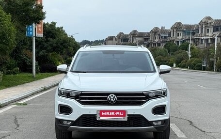 Volkswagen T-Roc I, 2022 год, 1 280 000 рублей, 2 фотография