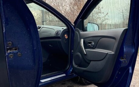 Renault Logan II, 2016 год, 850 000 рублей, 13 фотография