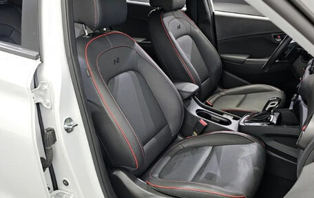 Hyundai Kona I, 2021 год, 2 250 000 рублей, 10 фотография