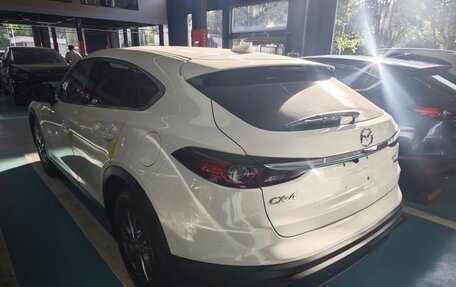Mazda CX-4, 2021 год, 1 900 000 рублей, 3 фотография