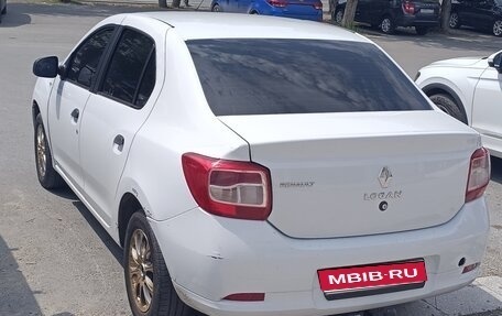 Renault Logan II, 2018 год, 450 000 рублей, 1 фотография