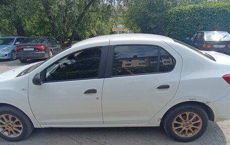 Renault Logan II, 2018 год, 450 000 рублей, 2 фотография