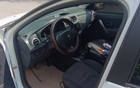 Renault Logan II, 2018 год, 450 000 рублей, 6 фотография