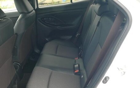 Toyota Yaris Cross, 2022 год, 1 323 000 рублей, 21 фотография