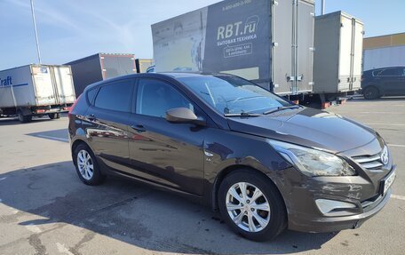 Hyundai Solaris II рестайлинг, 2015 год, 900 000 рублей, 5 фотография
