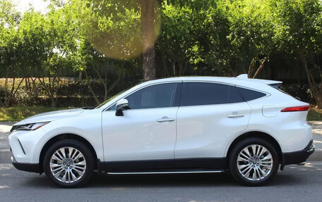 Toyota Harrier, 2021 год, 2 850 000 рублей, 3 фотография