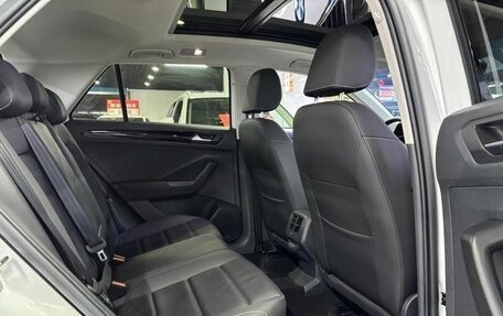 Volkswagen T-Roc I, 2022 год, 1 746 000 рублей, 10 фотография