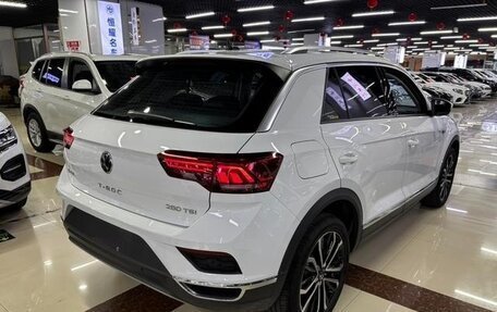 Volkswagen T-Roc I, 2022 год, 1 746 000 рублей, 5 фотография