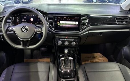 Volkswagen T-Roc I, 2022 год, 1 746 000 рублей, 15 фотография