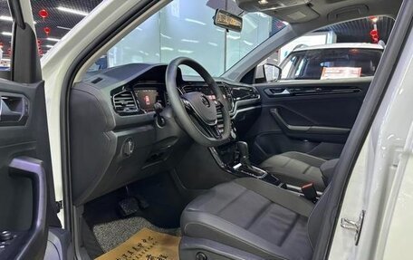 Volkswagen T-Roc I, 2022 год, 1 746 000 рублей, 16 фотография