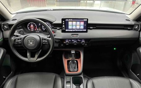 Honda Vezel, 2022 год, 2 090 000 рублей, 6 фотография