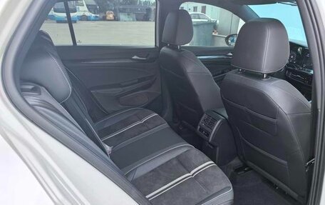 Volkswagen Golf VIII, 2022 год, 2 070 000 рублей, 17 фотография