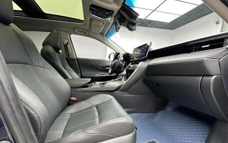 Toyota Harrier, 2022 год, 3 650 000 рублей, 7 фотография
