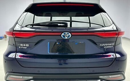 Toyota Harrier, 2022 год, 3 650 000 рублей, 4 фотография