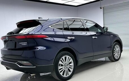 Toyota Harrier, 2022 год, 3 650 000 рублей, 3 фотография
