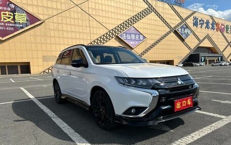 Mitsubishi Outlander III рестайлинг 3, 2022 год, 2 510 000 рублей, 3 фотография
