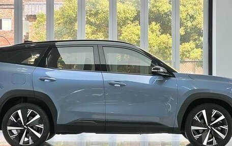 Geely Atlas, 2022 год, 1 890 000 рублей, 6 фотография