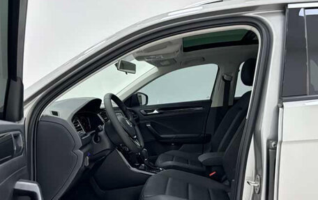 Volkswagen T-Roc I, 2022 год, 1 310 000 рублей, 7 фотография
