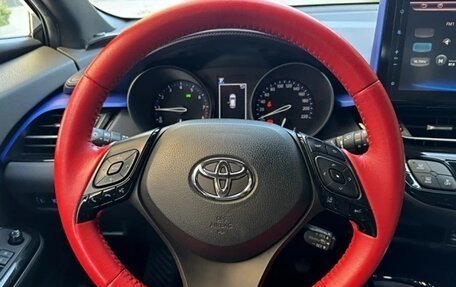 Toyota C-HR I рестайлинг, 2021 год, 1 730 000 рублей, 5 фотография