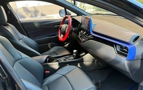 Toyota C-HR I рестайлинг, 2021 год, 1 730 000 рублей, 19 фотография
