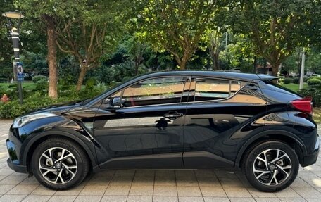 Toyota C-HR I рестайлинг, 2021 год, 1 730 000 рублей, 22 фотография