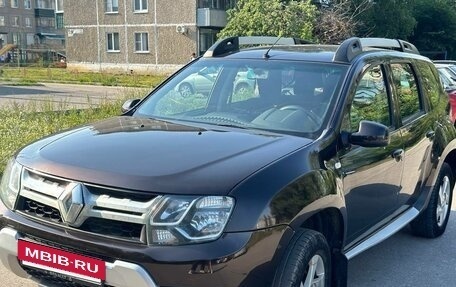 Renault Duster I рестайлинг, 2017 год, 1 000 000 рублей, 3 фотография