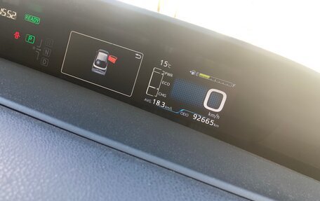 Toyota Prius IV XW50, 2020 год, 2 300 000 рублей, 31 фотография