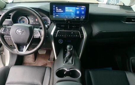 Toyota Harrier, 2021 год, 4 830 000 рублей, 4 фотография