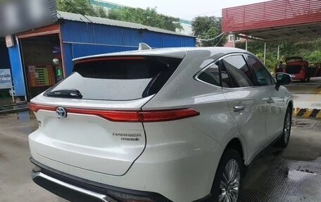 Toyota Harrier, 2021 год, 4 830 000 рублей, 5 фотография