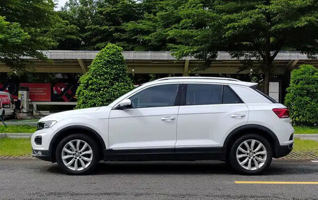 Volkswagen T-Roc I, 2021 год, 1 500 000 рублей, 4 фотография