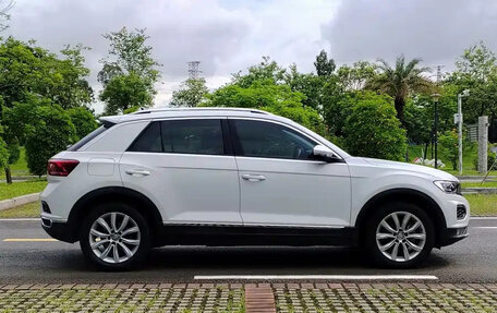 Volkswagen T-Roc I, 2021 год, 1 500 000 рублей, 7 фотография
