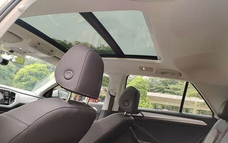 Volkswagen T-Roc I, 2021 год, 1 500 000 рублей, 19 фотография