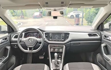 Volkswagen T-Roc I, 2021 год, 1 500 000 рублей, 18 фотография
