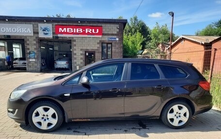 Opel Astra J, 2013 год, 690 000 рублей, 2 фотография