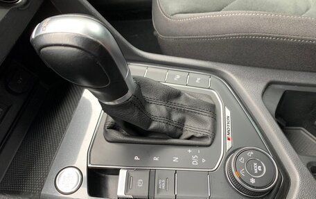 Volkswagen Tiguan II, 2018 год, 2 399 000 рублей, 11 фотография