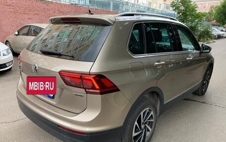 Volkswagen Tiguan II, 2018 год, 2 399 000 рублей, 4 фотография