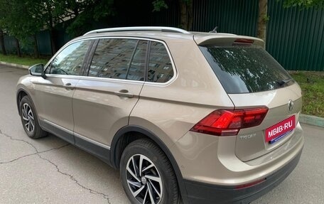 Volkswagen Tiguan II, 2018 год, 2 399 000 рублей, 2 фотография