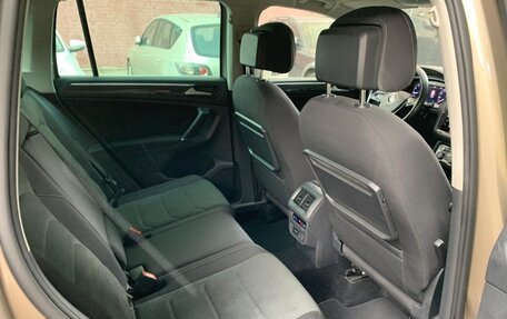 Volkswagen Tiguan II, 2018 год, 2 399 000 рублей, 14 фотография