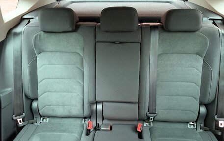 Volkswagen Tiguan II, 2018 год, 2 399 000 рублей, 16 фотография