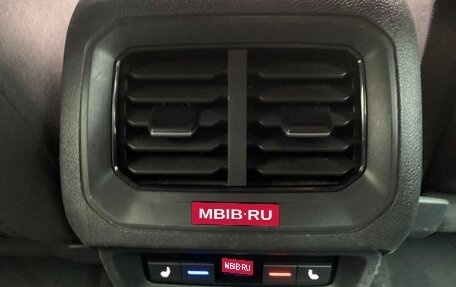 Volkswagen Tiguan II, 2018 год, 2 399 000 рублей, 15 фотография