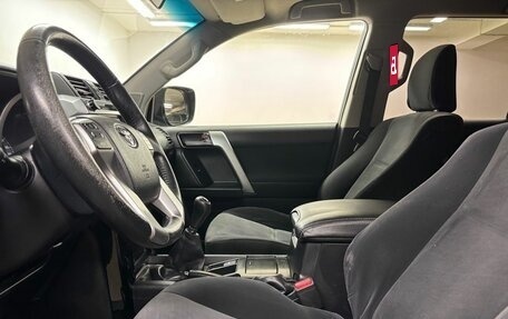 Toyota Land Cruiser Prado 150 рестайлинг 2, 2016 год, 3 199 000 рублей, 11 фотография